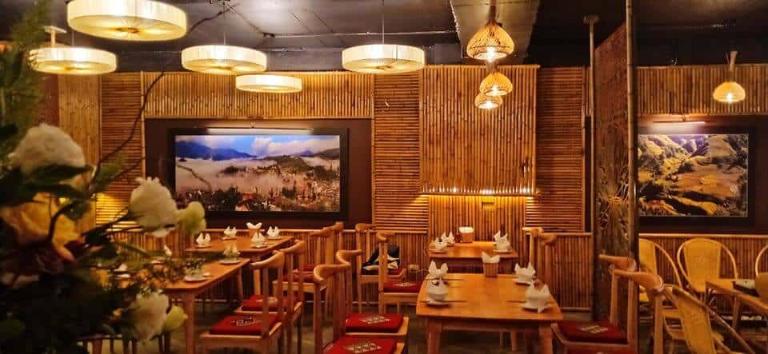 Sang Meo Sapa Restaurant offers a welcoming atmosphere and native dishes, open from 8 AM to 10:30 PM.