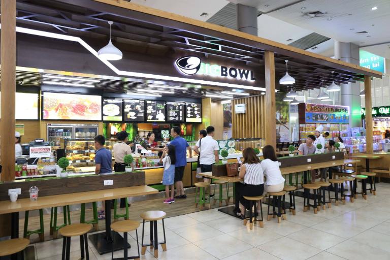 Noi Bai Airport offers various dining options inside and outside terminals.