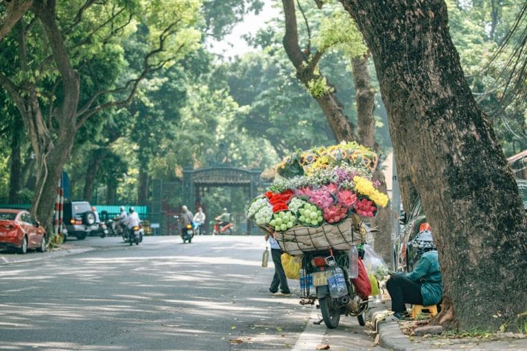 To get to Hanoi Office Post, take a 10-minute walk from Hoan Kiem Lake, located on 75 Dinh Tiên Hoàng Street.