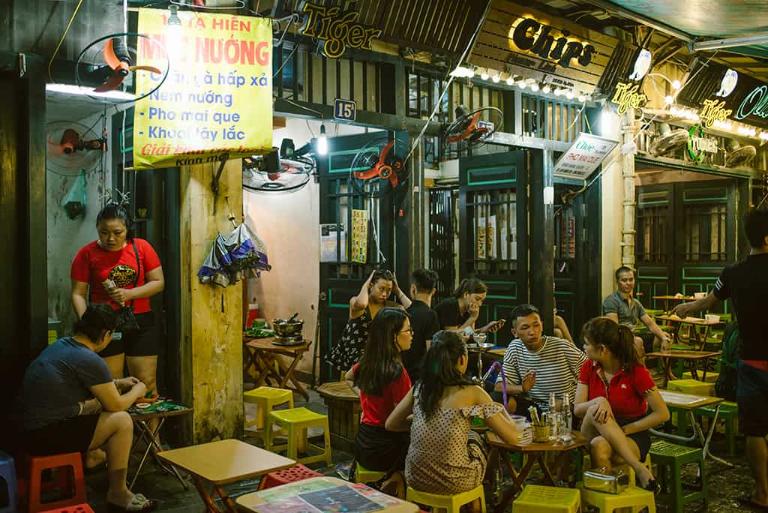 Tong Duy Tan Street, a must-visit spot in the Old Quarter for Hanoi's late-night food lovers.