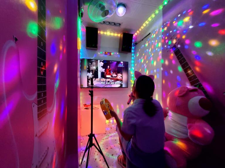 Karaoke in Hanoi offers private rooms with great sound systems, costing 100,000-300,000 VND/hour.