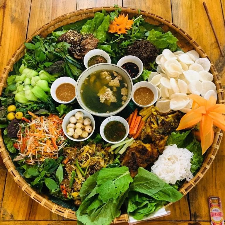 Dung Pho Nui Goat Restaurant is famous for its diverse menu, featuring a variety of goat meat dishes.