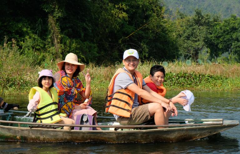 Tam Coc boat tours operate daily from 8:30 AM to 6:30 PM, lasting 1.5–2 hours of pure tranquility.