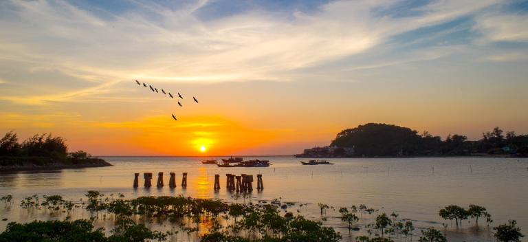 11 Beaches Near Hanoi For A Relaxing Getaway 11 Beaches Near Hanoi For A Relaxing Getaway