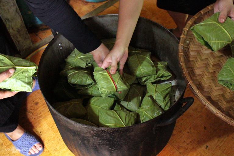 Ant Egg Cake in Cao Bang