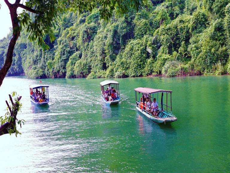 Ban Gioc Waterfall - Ba Be Lake Tour