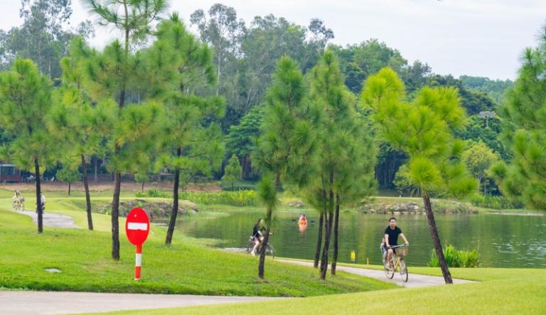 Dong Chuong Lake