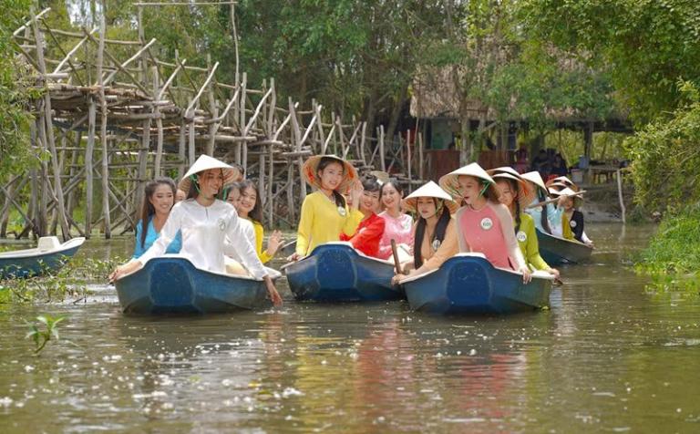 Kenh Ga Floating Village