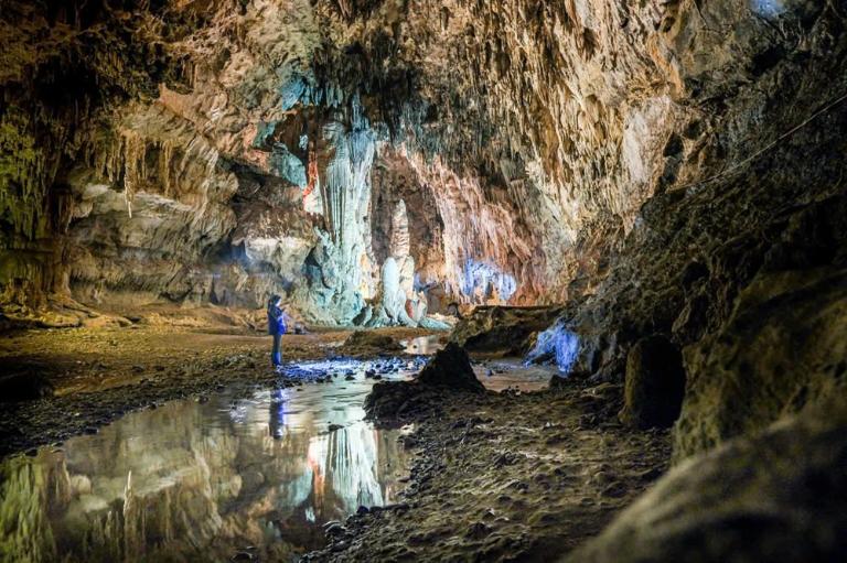 Nguom Ngao Cave