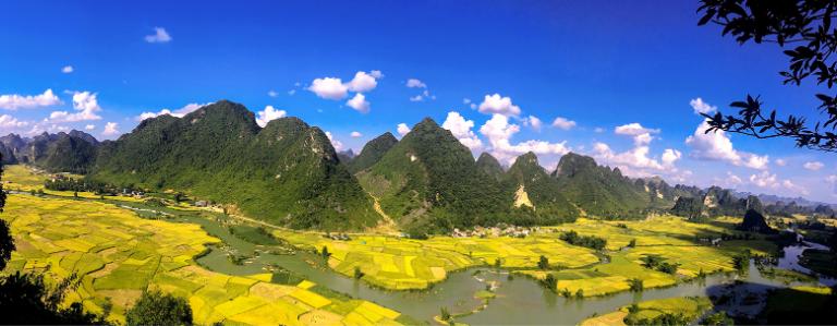 Phong Nam Valley