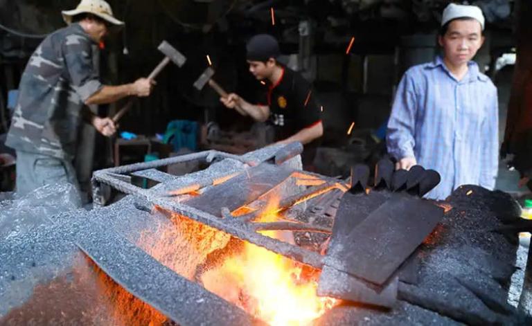 Phuc Sen Blacksmithing Village