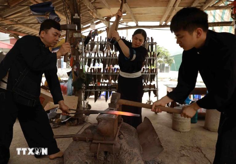 Phuc Sen Blacksmithing Village