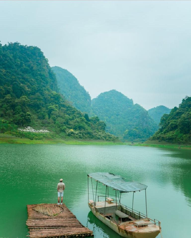 Thang Hen Lake