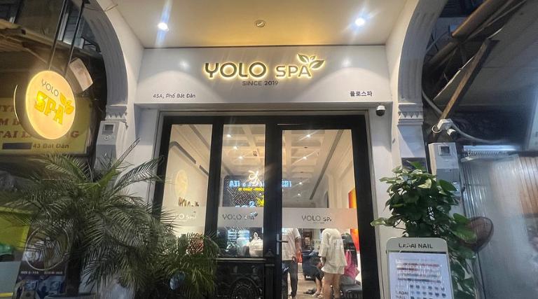 Yolo Spa, located at 45A Bat Dan, Hanoi, is open daily from 11 AM to 11 PM for flexible visits.