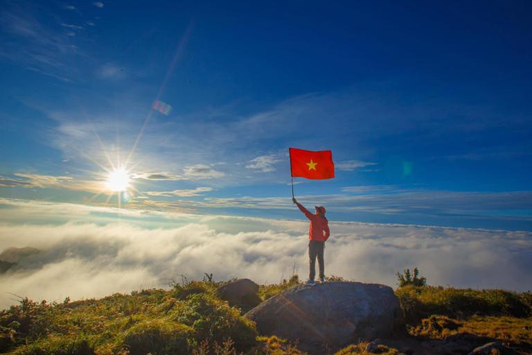 Lung Cung trekking is popular for its challenging trails and stunning sea-of-clouds views.