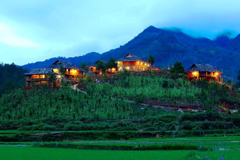 Experience true local life by staying in Mu Cang Chai homestays, offering cozy accommodations.