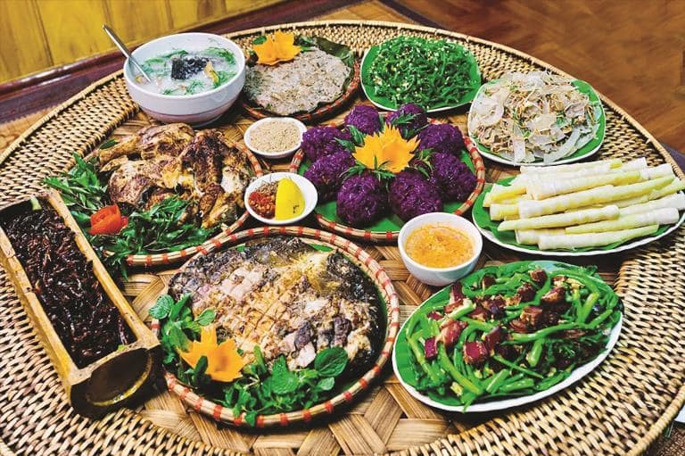 Try the local dishes in Mu Cang Chai to experience the region’s unique flavors.