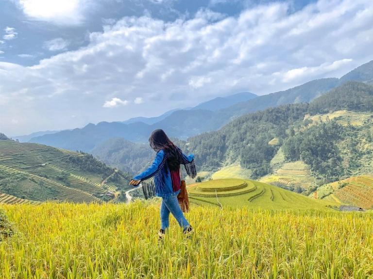 Book a Mu Cang Chai tour now for an unforgettable travel experience.