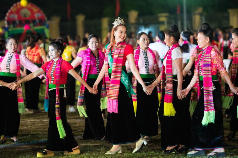 Home to 12 ethnic groups, the Thai community forms the majority in Muong Lo Valley.