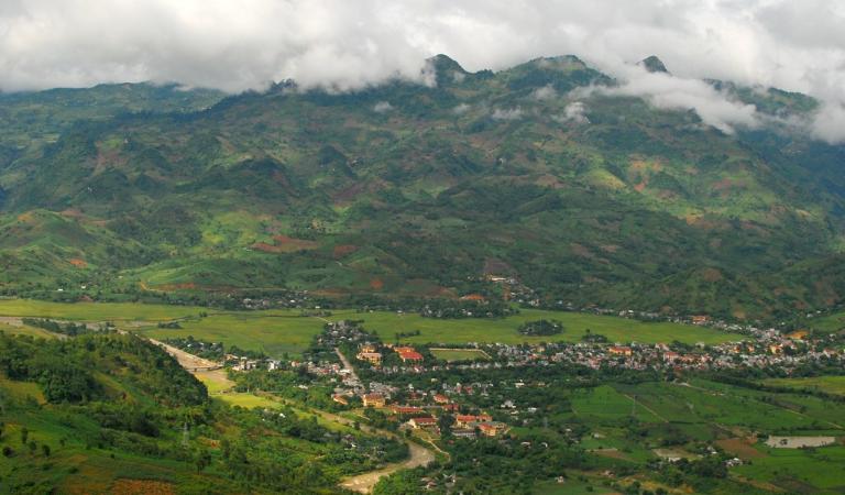 Muong Lo Valley ranks second in size among Northwest rice fields, after Muong Than.