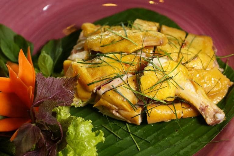 Free-range chicken in Pu Luong is tender, aromatic, and highly nutritious, raised in natural habitats.