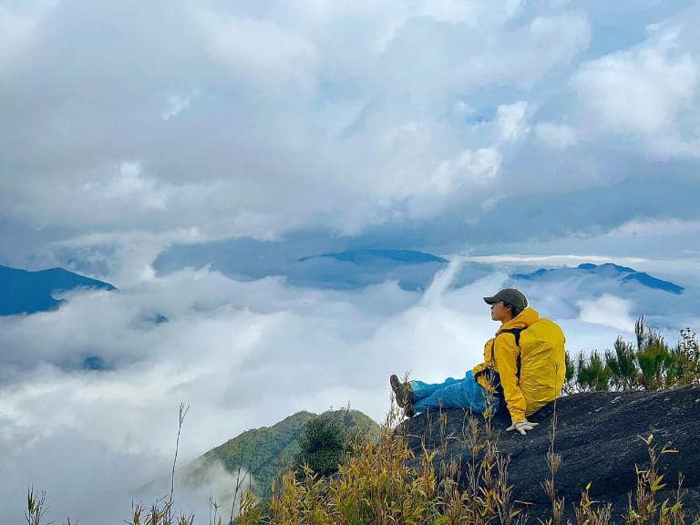 The famous “Cloud Sea” at Ta Xua is a must-see for trekking enthusiasts.