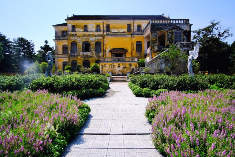 An Dinh Palace