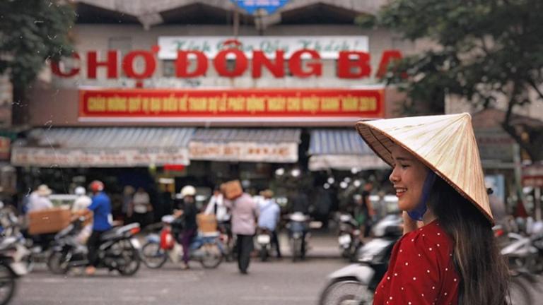 Dong Ba Market