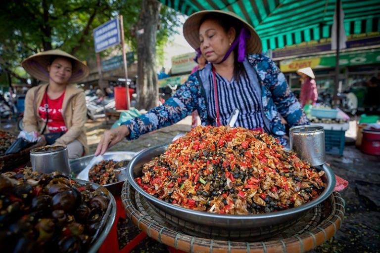 Dong Ba Market