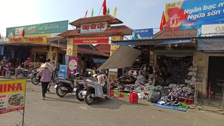 Markets in Hue