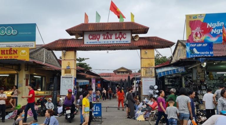 Markets in Hue