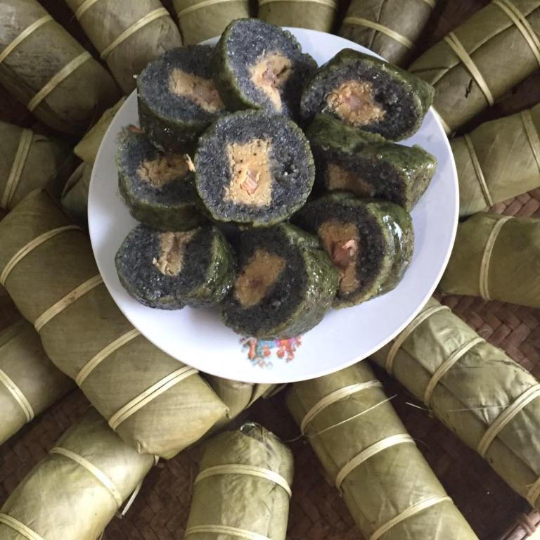 Muong Lo Black Chung Cake