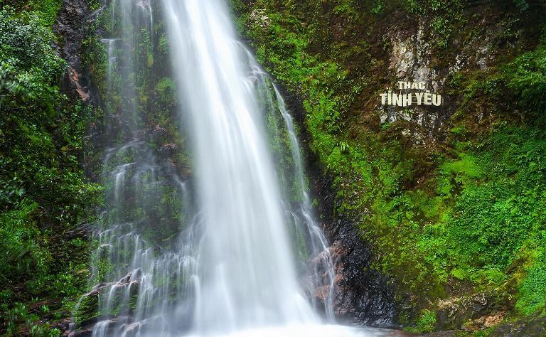 Sapa Love Waterfall