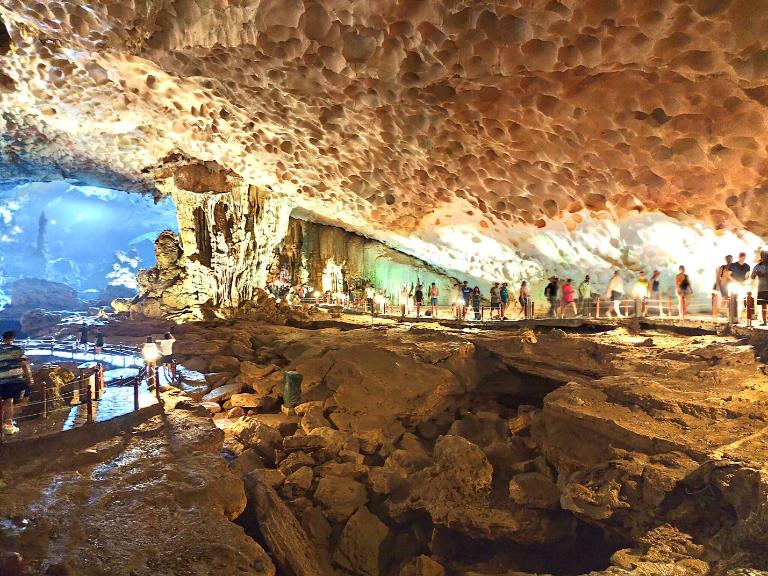 Sung Sot Cave