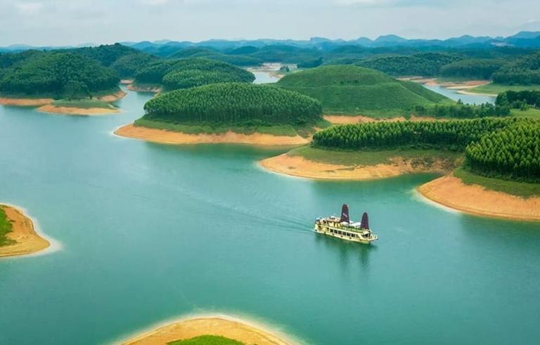 One of the most popular activities at Thac Ba Lake is a boat tour.