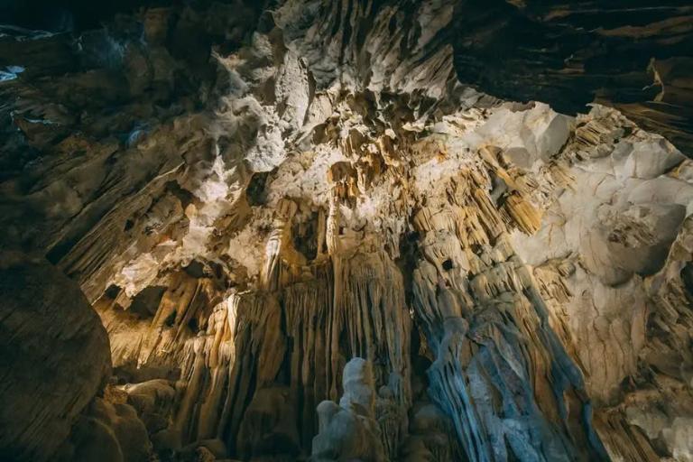 Thien Cung Cave