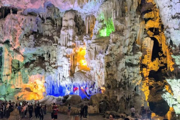 Thien Cung Cave