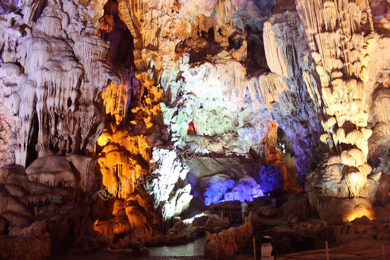 Thien Cung Cave