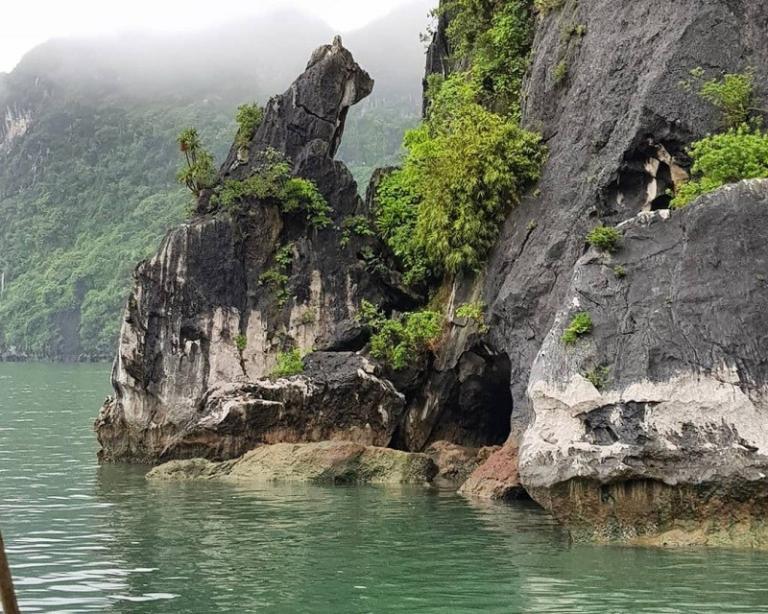 Thien Cung Cave