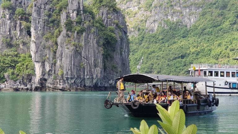 Bai Tu Long Bay