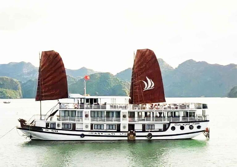 Cruise Experiences in Halong Bay