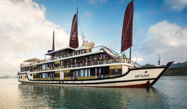 Cruise Experiences in Halong Bay