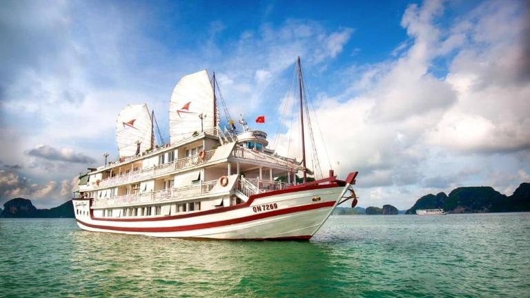 Cruise Experiences in Halong Bay