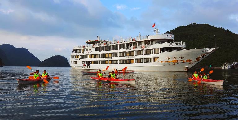 Kayaking in Halong Bay