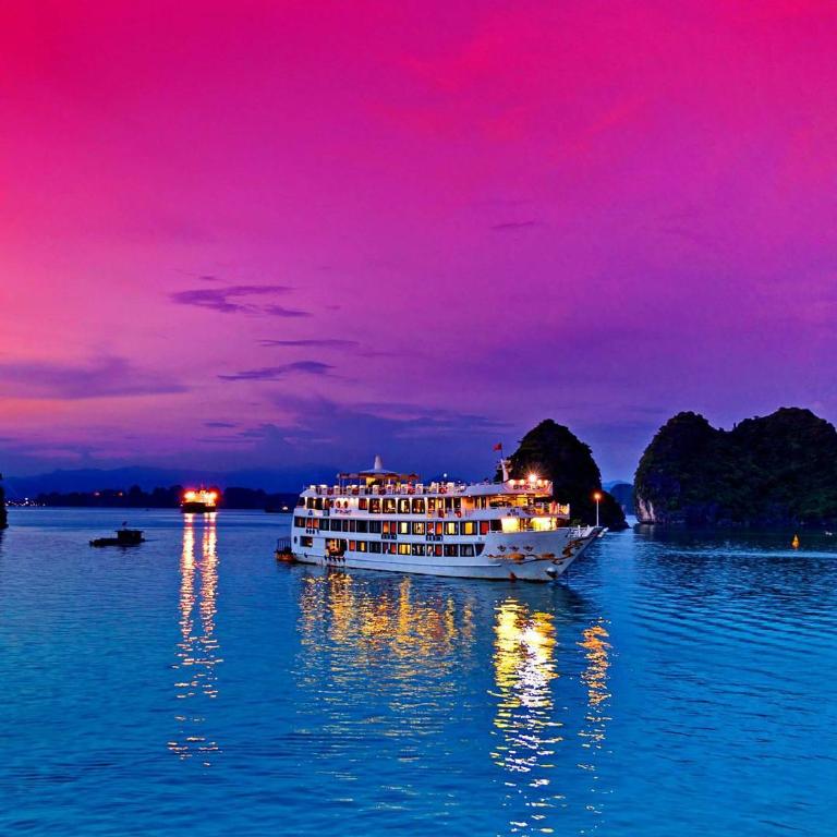 Nightlife in Halong Bay