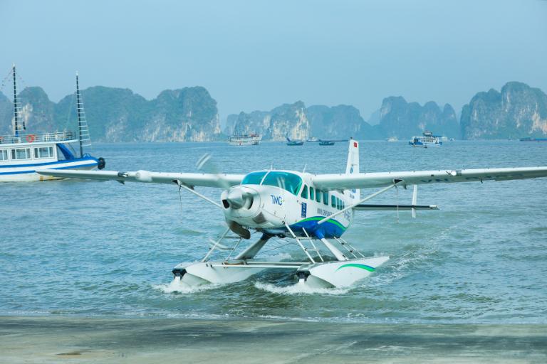 Seeing Halong Bay from Seaplane 