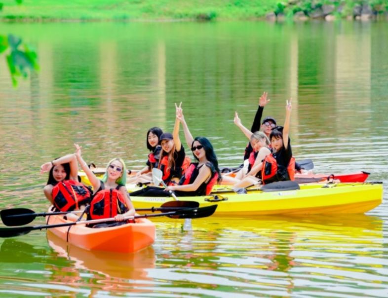 Boating on Đồng Chương Lake