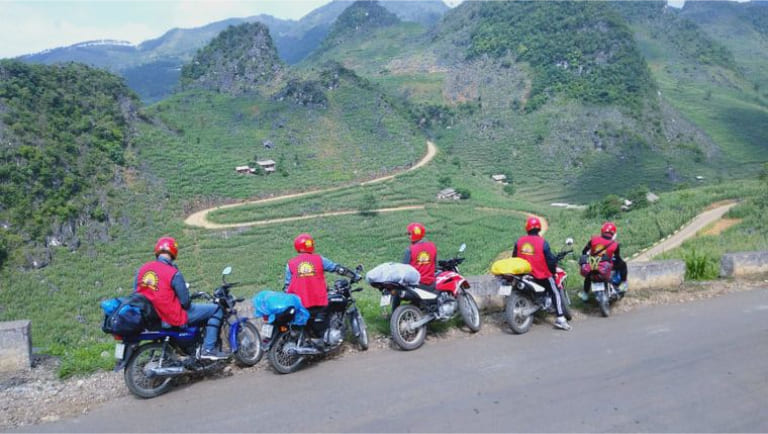 Tham Ma Slope—one of Ha Giang’s most iconic bends—where culture, tradition, and raw mountain beauty meet.