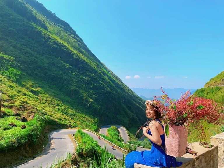 Sharp curves and dramatic drops define Tham Ma Pass