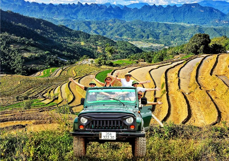 Autumn turns Ha Giang’s rice terraces into a golden wonderland